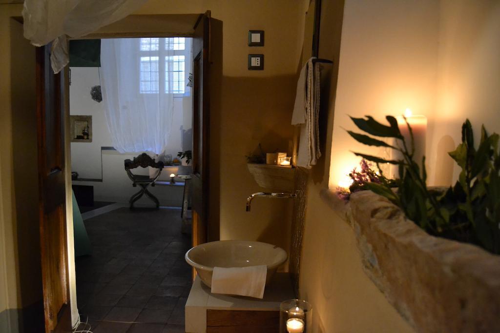 Sanpolo 1544 Antique Room Урбино Номер фото